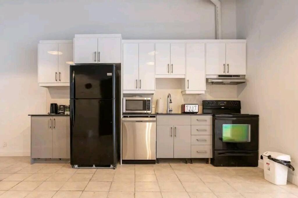 No°1~Plaza St-Hubert~Metro Jean-Talon~Jarry Parc Apartment Montreal Exterior photo
