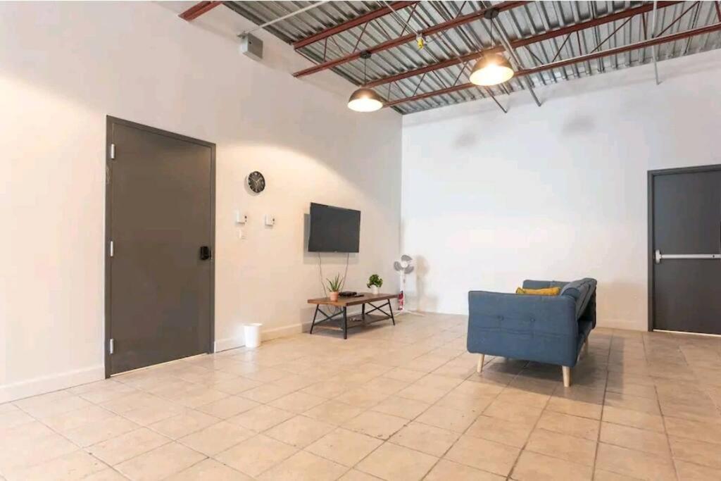 No°1~Plaza St-Hubert~Metro Jean-Talon~Jarry Parc Apartment Montreal Exterior photo